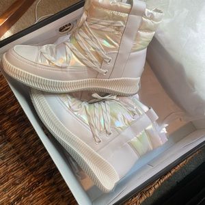 🆕 Nine West - Tunnel 3 High Top Sneaker Boots - Holographic Colors - NIB